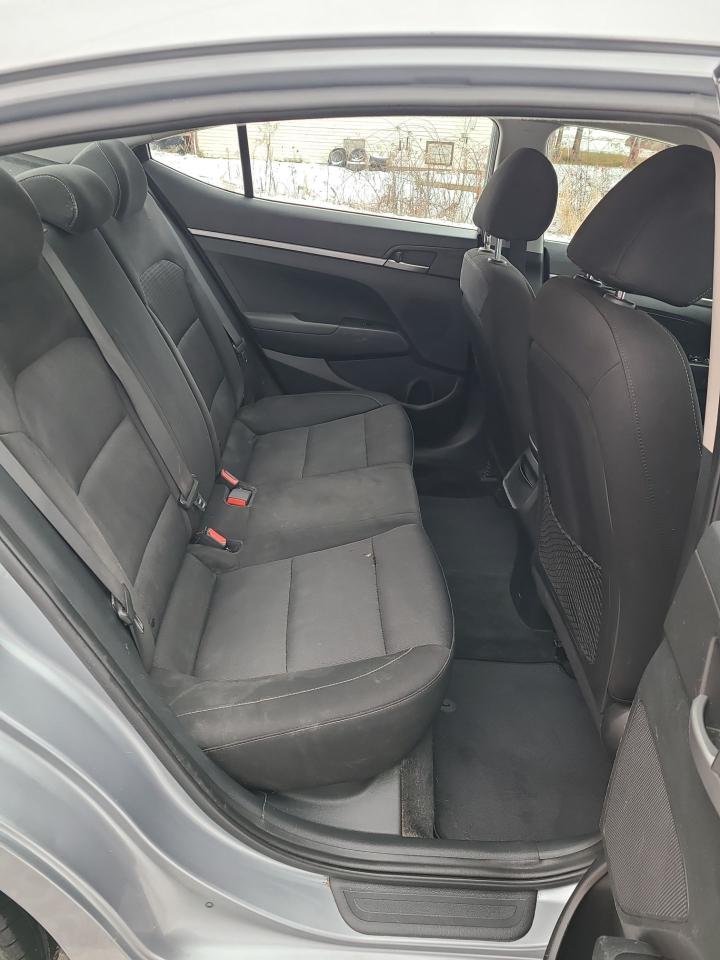 2017 Hyundai Elantra LE - Photo #10