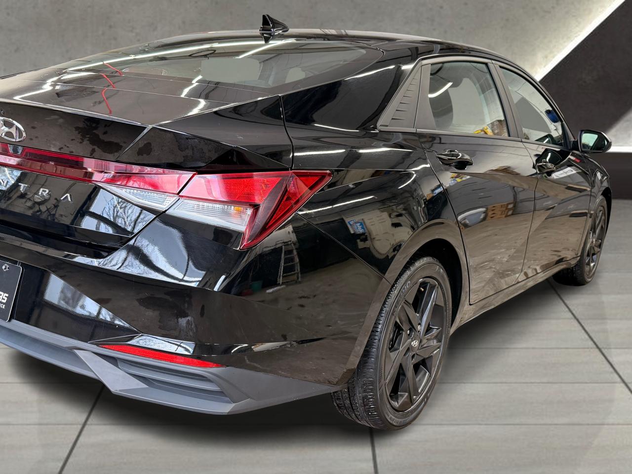 2021 Hyundai Elantra Preferred+New Brakes+LaneKeep+CLEAN CARFAX Photo22