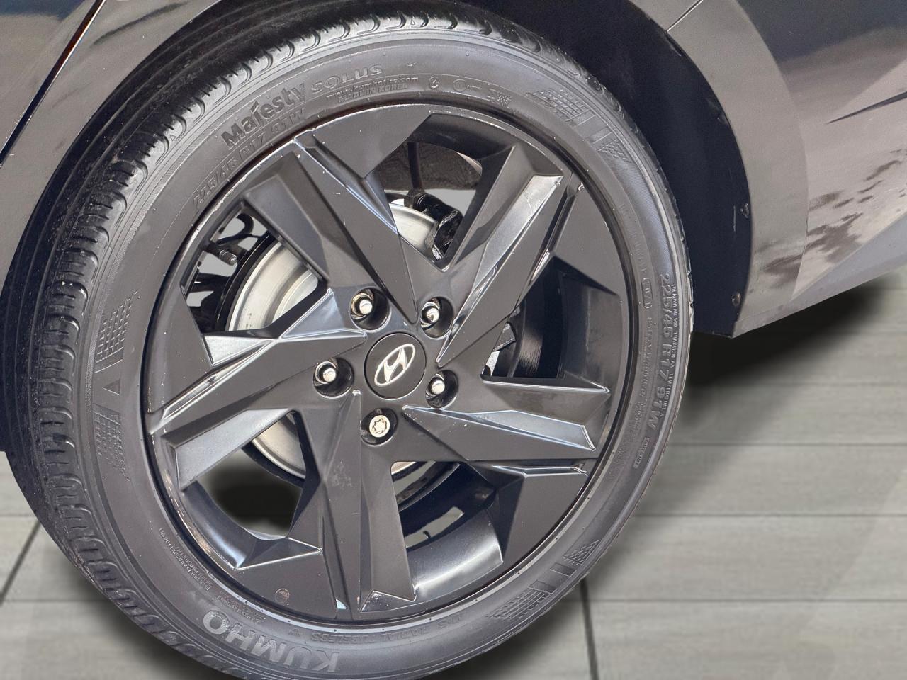 2021 Hyundai Elantra Preferred+New Brakes+LaneKeep+CLEAN CARFAX Photo24