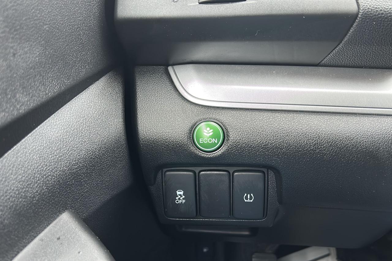 2015 Honda CR-V LX - Photo #17