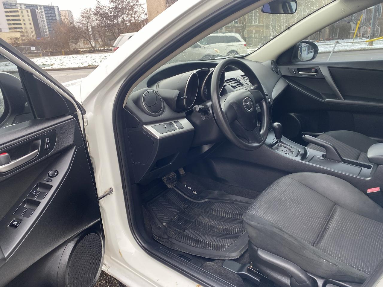 2013 Mazda MAZDA3 GX/Automatic/2.0L Gas Saver/Mazda Reliability - Photo #11