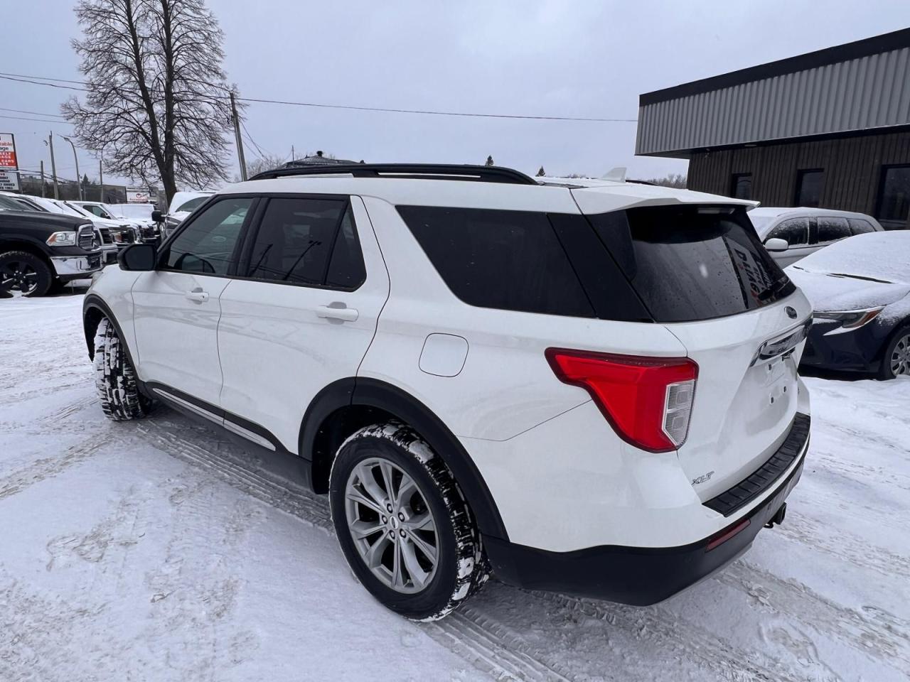 2020 Ford Explorer XLT Photo2