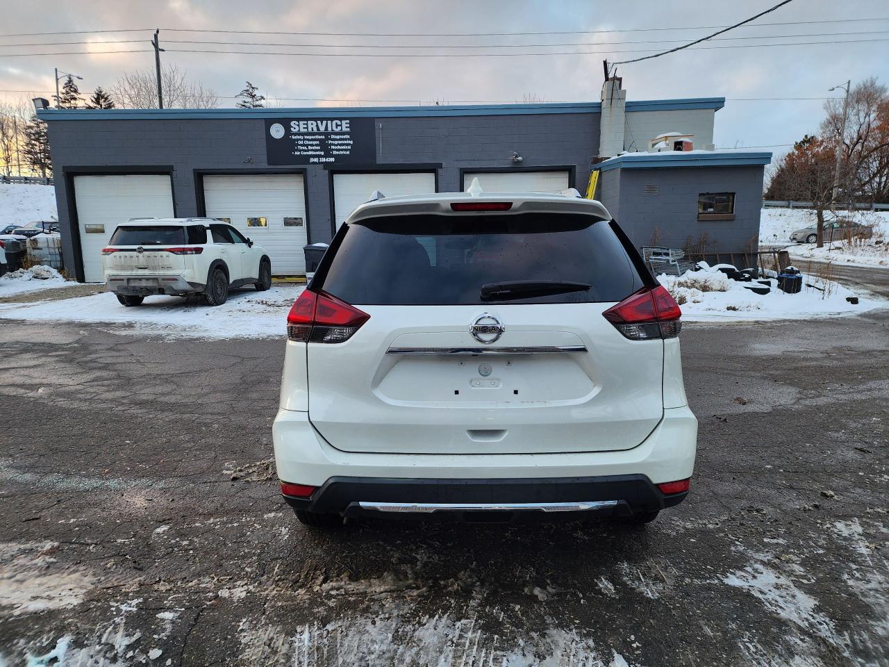 2020 Nissan Rogue SV l AWD l Clean Carfax l No Accidents - Photo #8