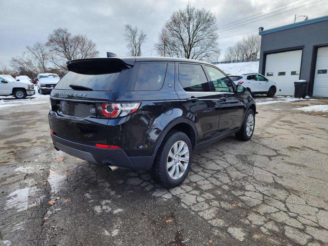 2018 Land Rover Discovery Sport SE Sport l AWD l REVERSE CAMERA l Heated Seats