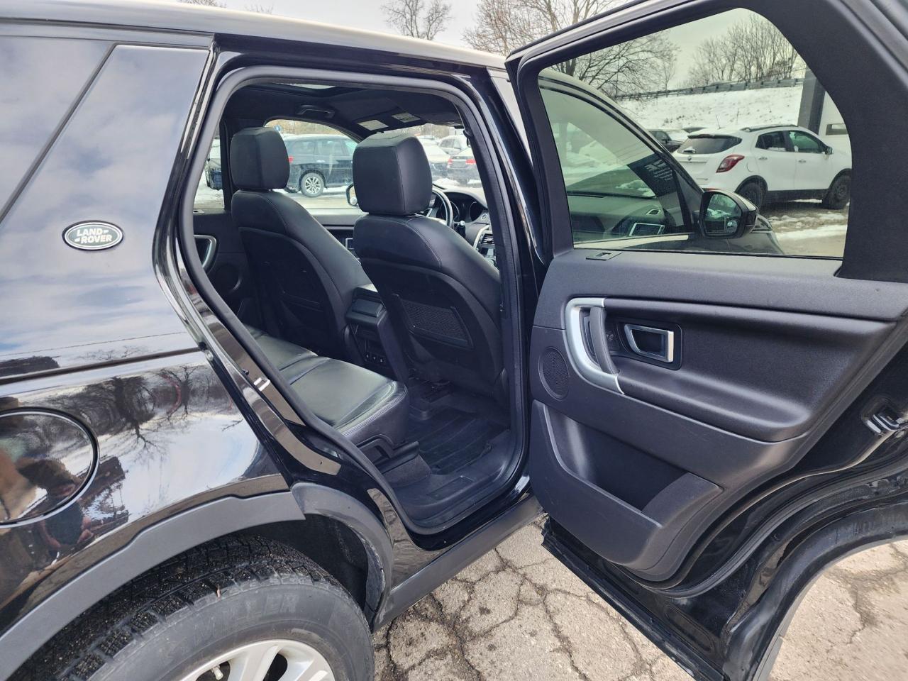 2018 Land Rover Discovery Sport SE Sport l AWD l REVERSE CAMERA l Heated Seats