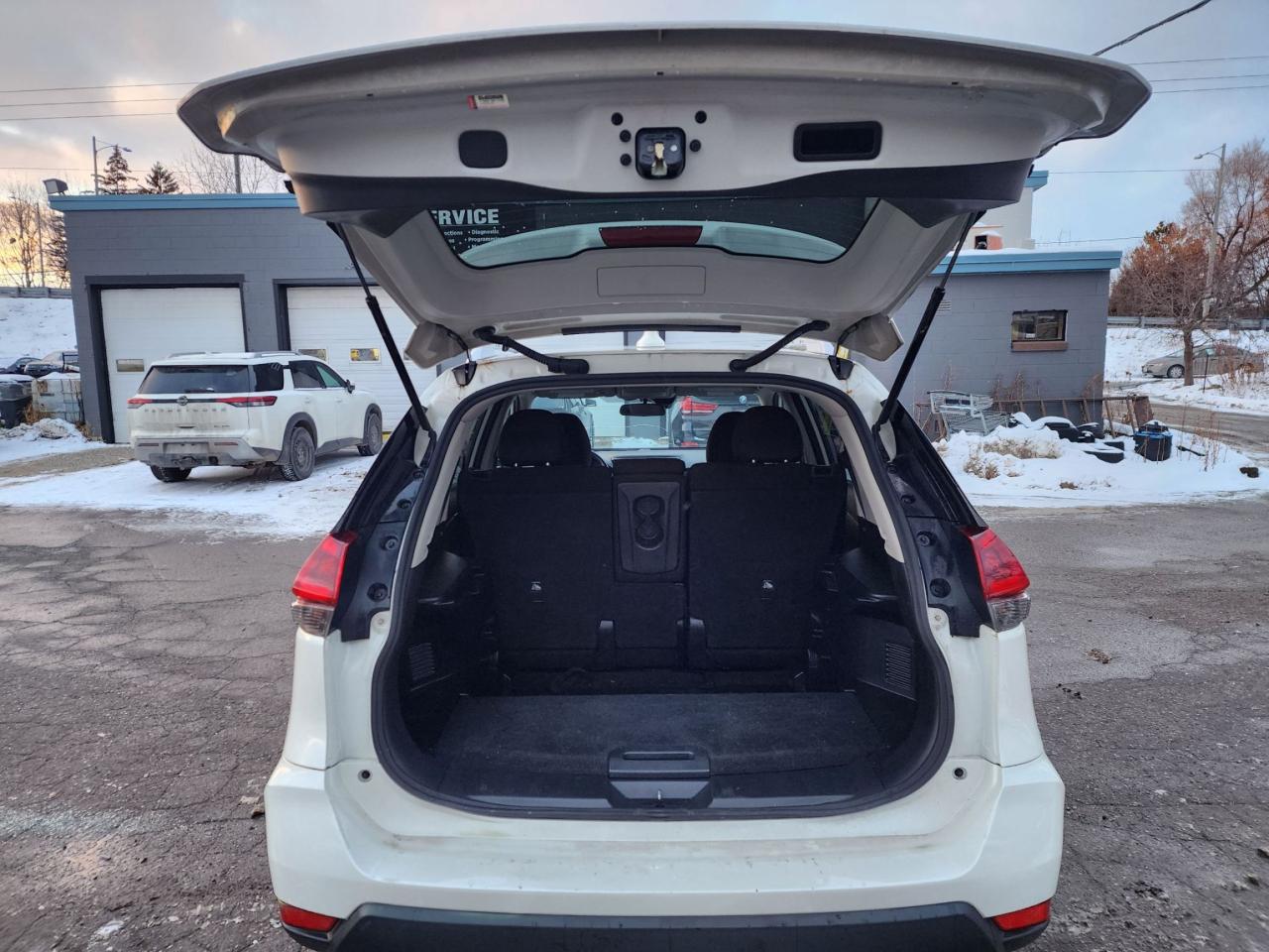 2020 Nissan Rogue SV l AWD l Clean Carfax l No Accidents