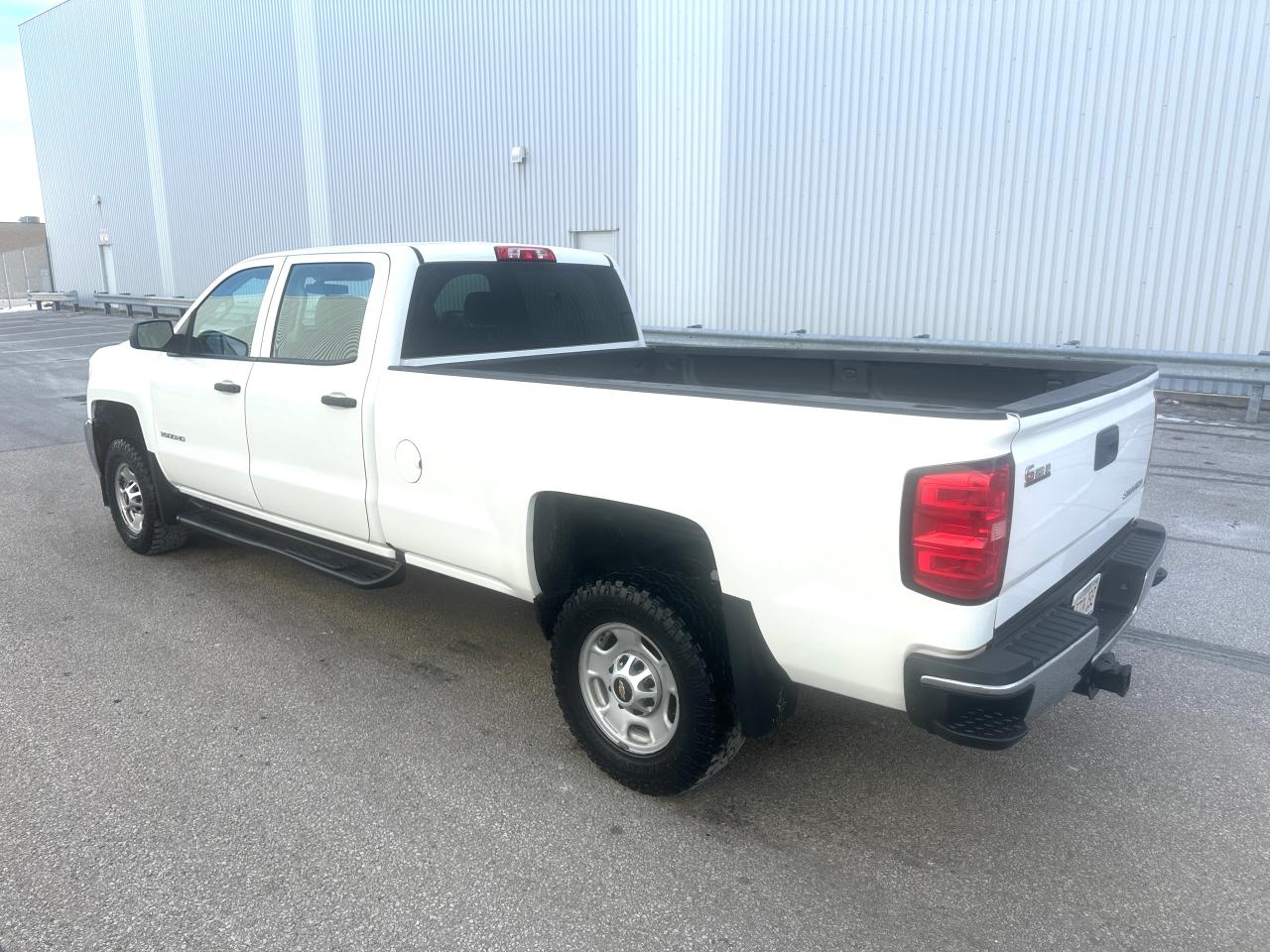 2018 Chevrolet Silverado 2500 HD Crew Cab 4WD 8 Ft Box
