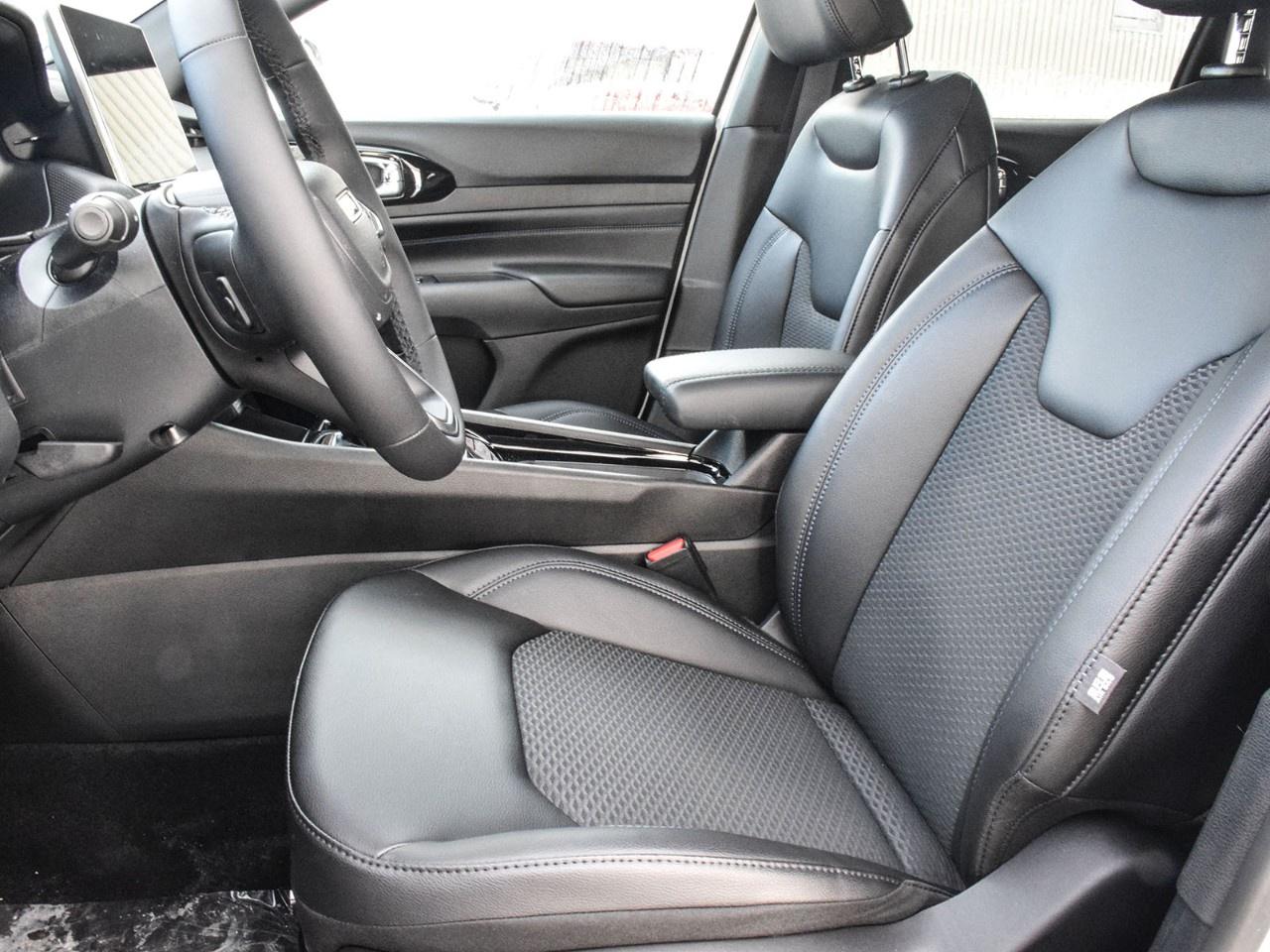 2026 Jeep Compass NORTH 4X4 Photo