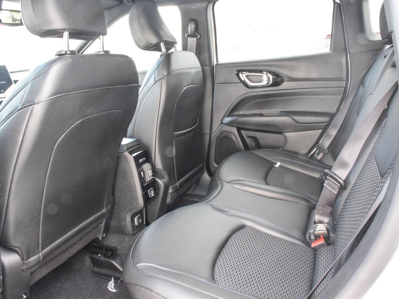 2026 Jeep Compass NORTH 4X4 Photo