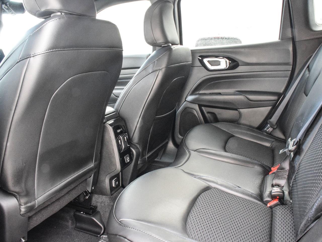 2026 Jeep Compass NORTH 4X4 Photo