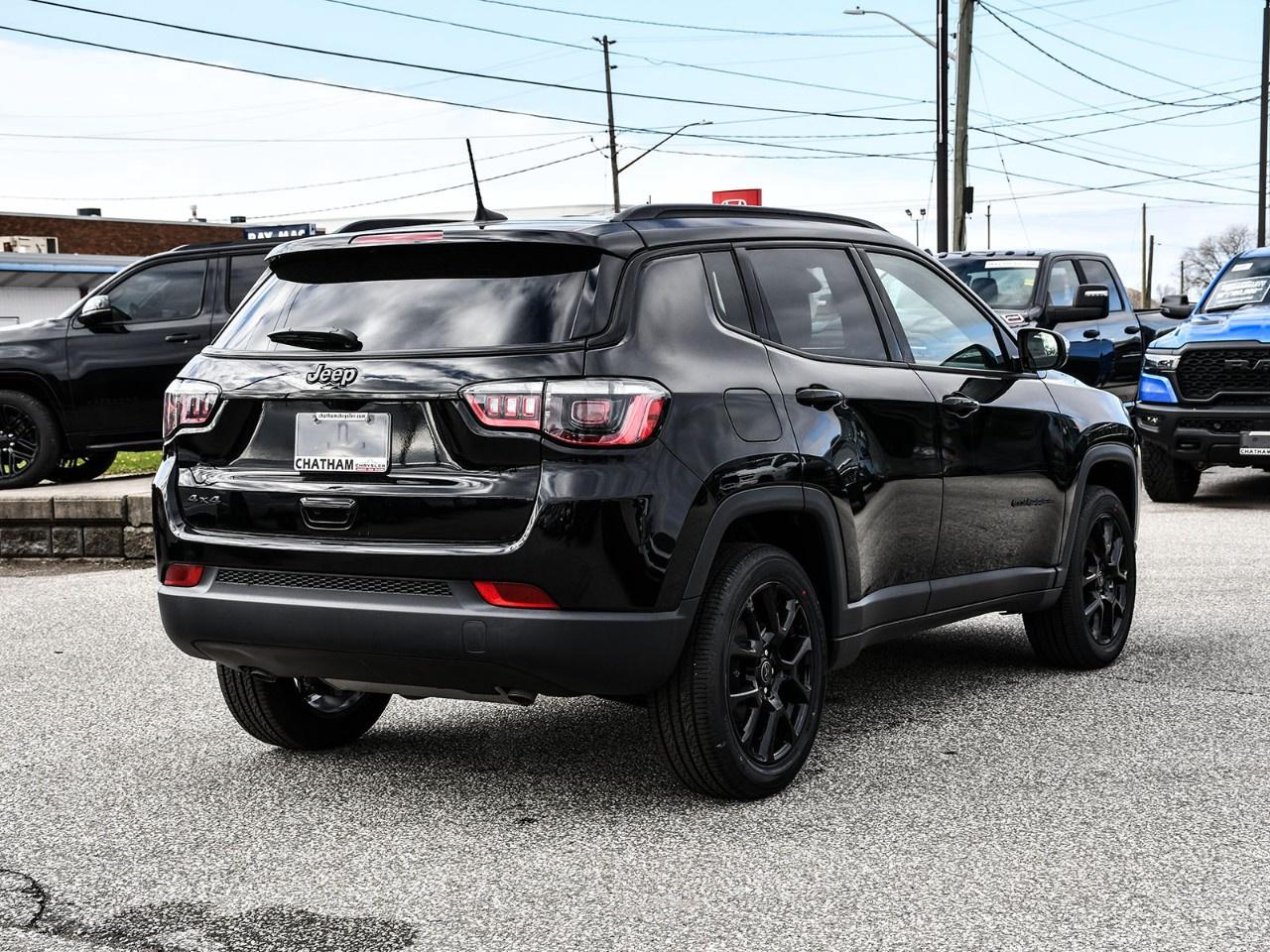 2026 Jeep Compass NORTH 4X4 Photo3