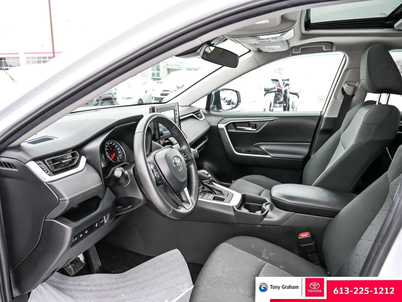 2020 Toyota RAV4 XLE Photo