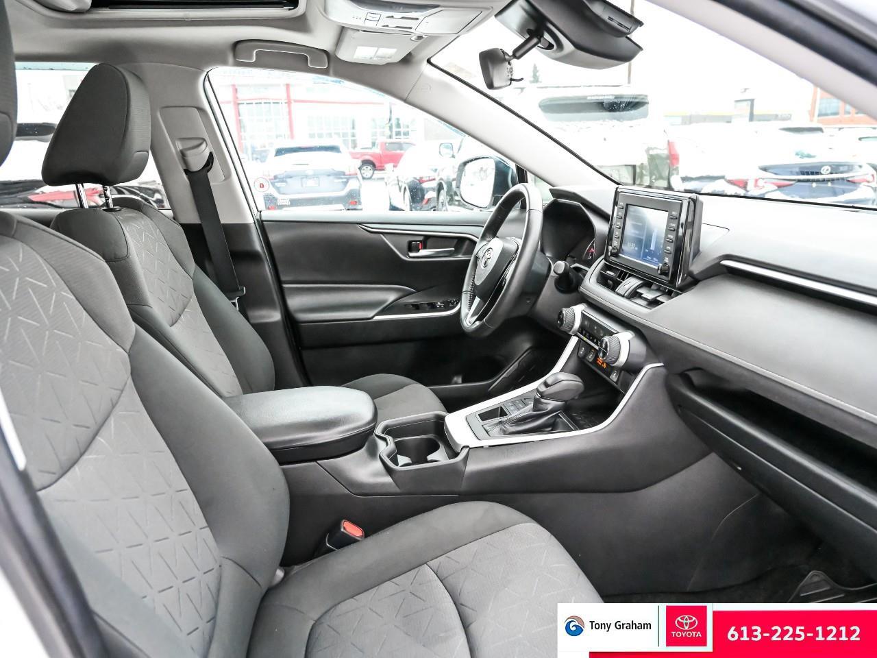 2020 Toyota RAV4 XLE Photo