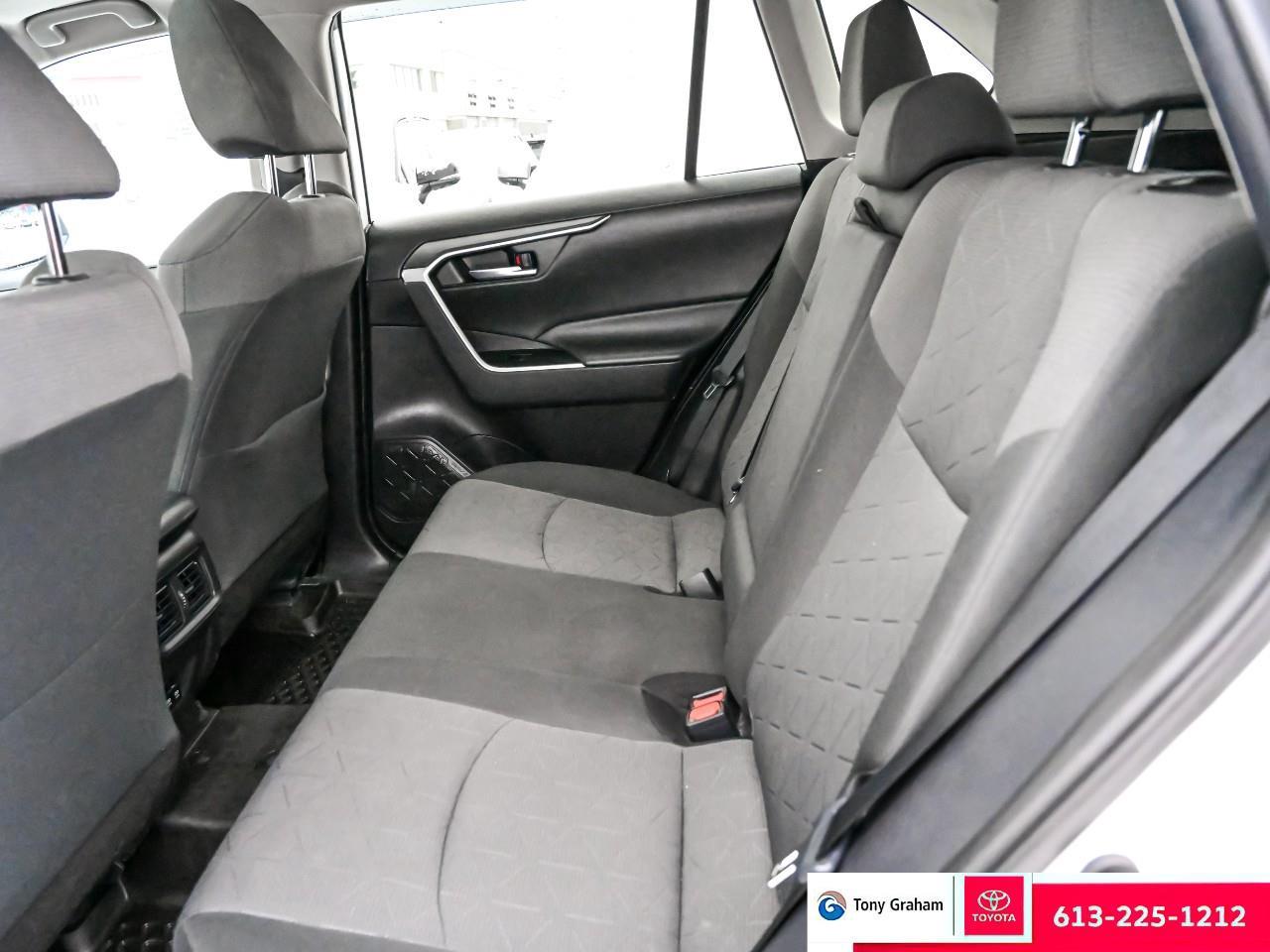 2020 Toyota RAV4 XLE Photo