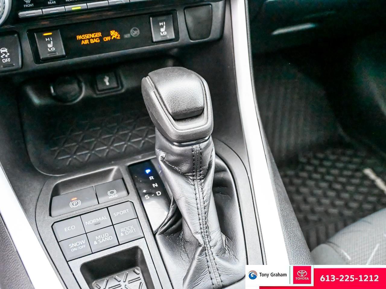 2020 Toyota RAV4 XLE Photo