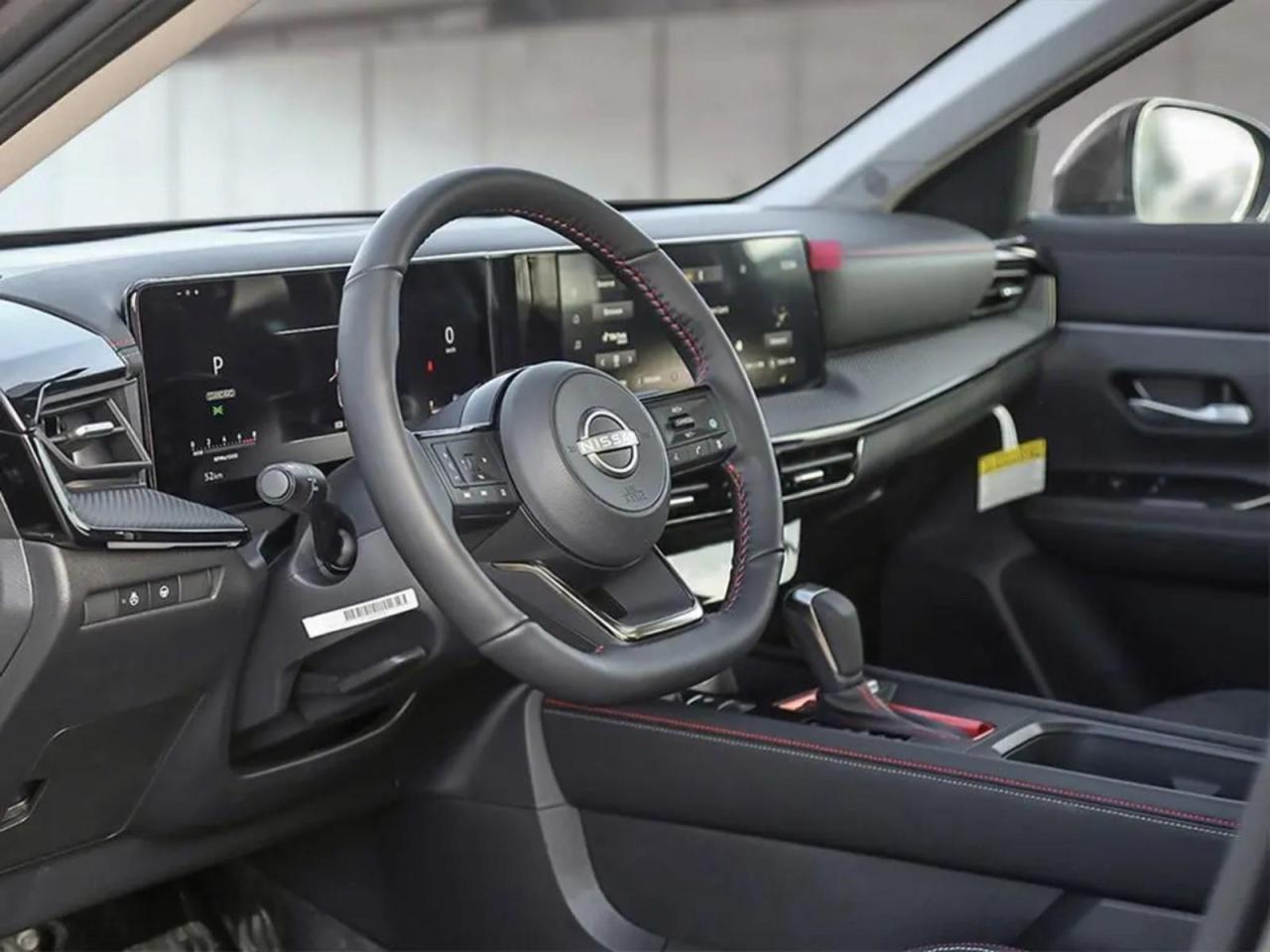 2026 Nissan Kicks SR Photo4