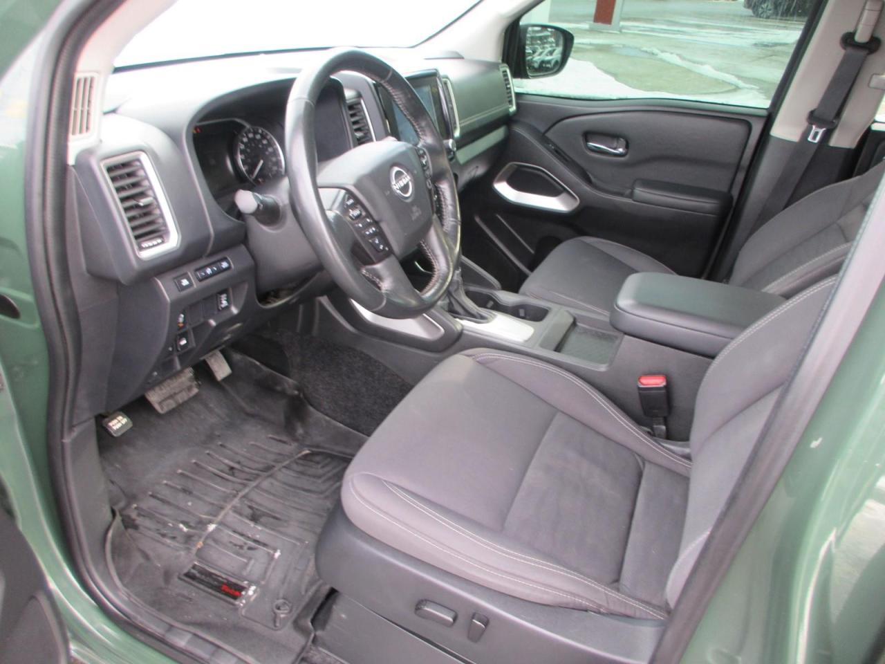 2022 Nissan Frontier SV Photo