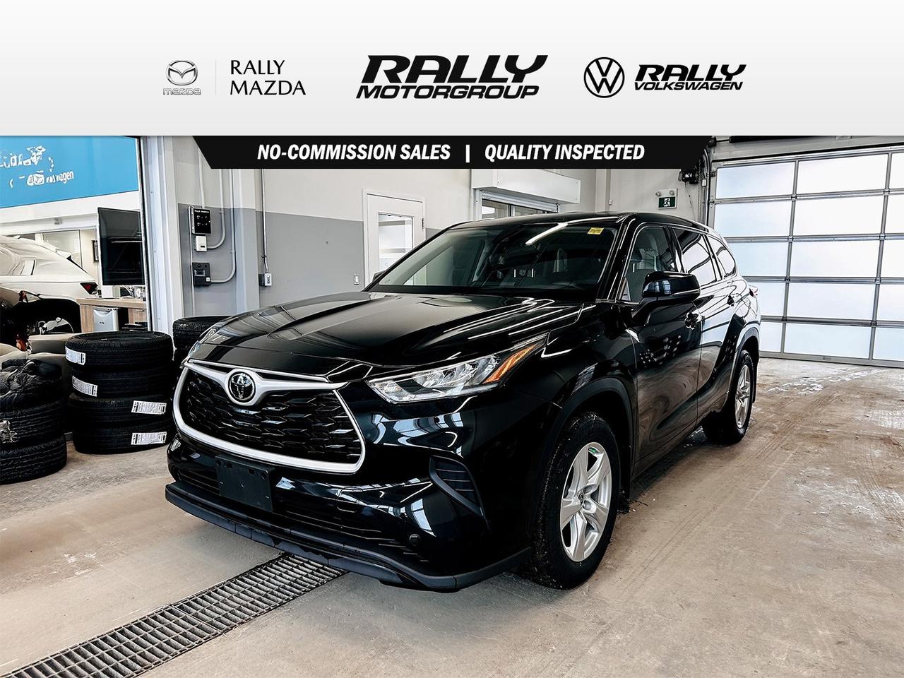 All wheel drive Cloth heated seats 3 Zone Climate, Backup camera and so much more!