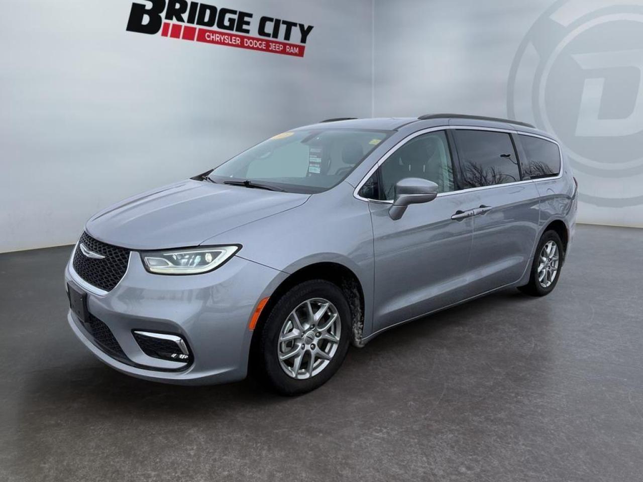 Used 2021 Chrysler Pacifica Touring Heated Seats & Steering Wheel - Remote Start - Power Liftgate - Power Sliding Doors - Apple Car Play/Android Auto for sale in Lethbridge, AB