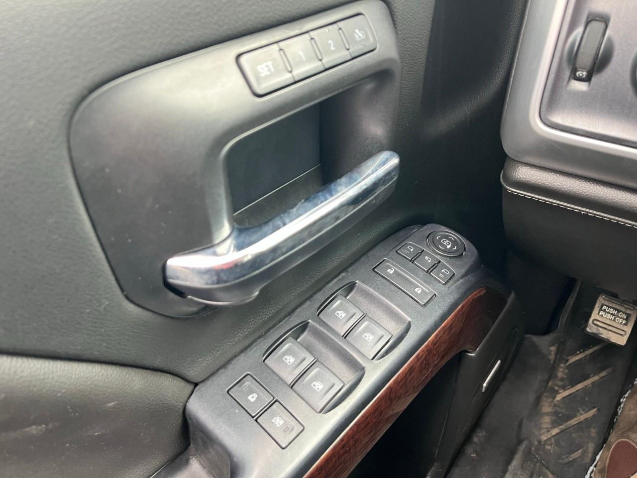 2018 GMC Sierra 1500 4WD CREW CAB SHORT BOX SLT Photo