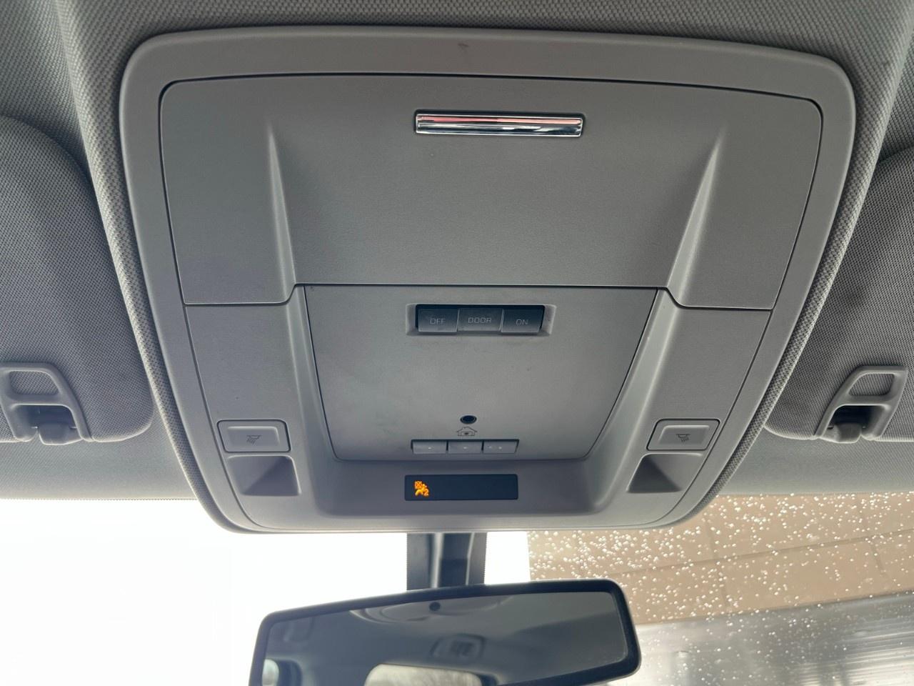 2018 GMC Sierra 1500 4WD CREW CAB SHORT BOX SLT Photo