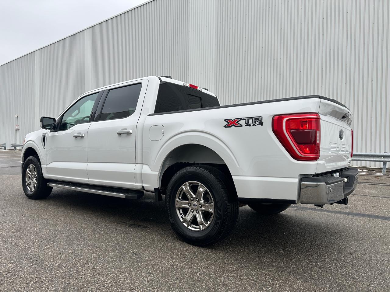 2021 Ford F-150 SUPER CREW XLT XTR 4WD ( LOADED) Photo2