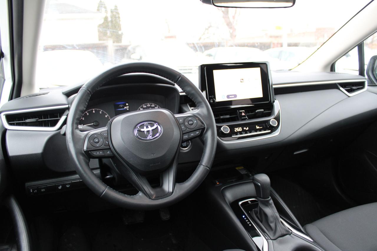 2024 Toyota Corolla LE Plus Photo