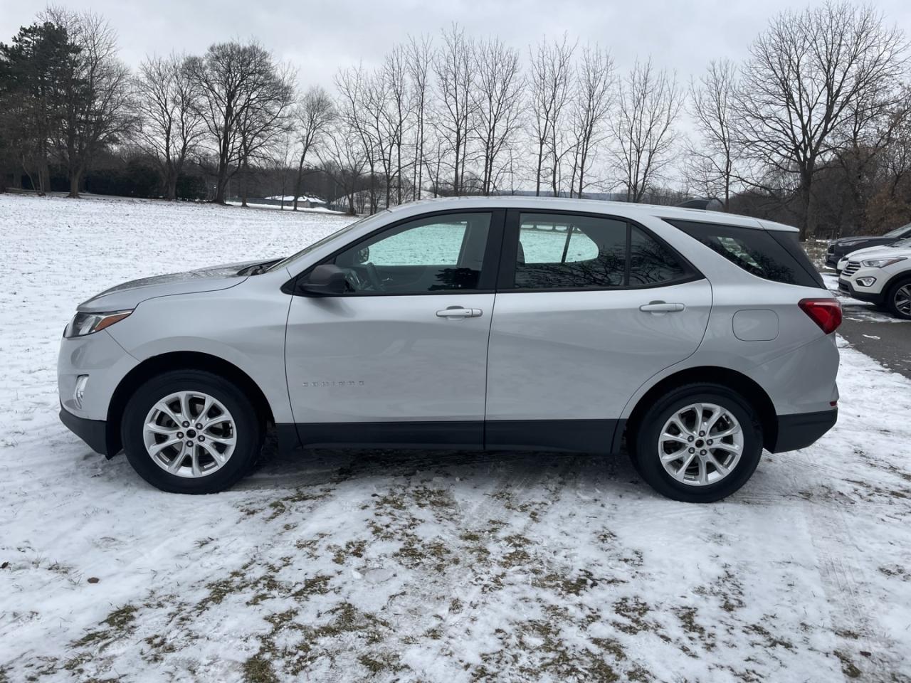 2020 Chevrolet Equinox LS AWD * No Accidents Photo2