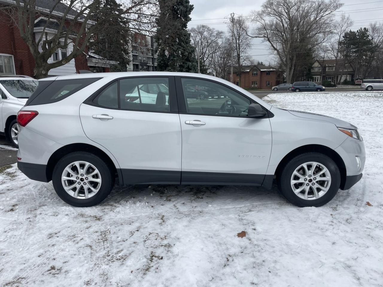 2020 Chevrolet Equinox LS AWD * No Accidents Photo
