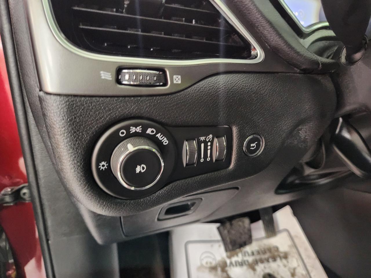 2019 Jeep Cherokee Limited 4x4 Sunroof, Leather Navi, Hitch Photo