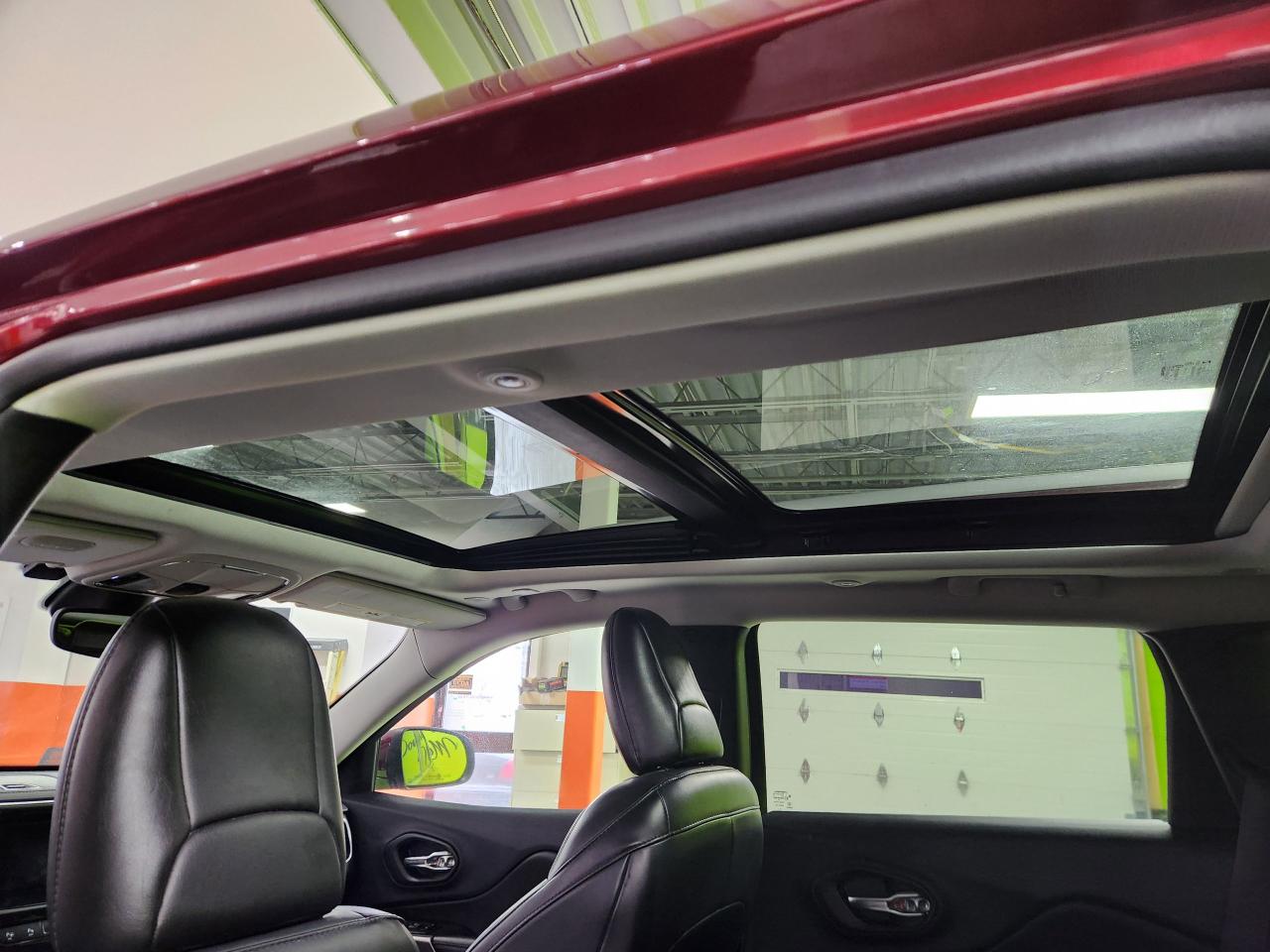 2019 Jeep Cherokee Limited 4x4 Sunroof, Leather Navi, Hitch Photo