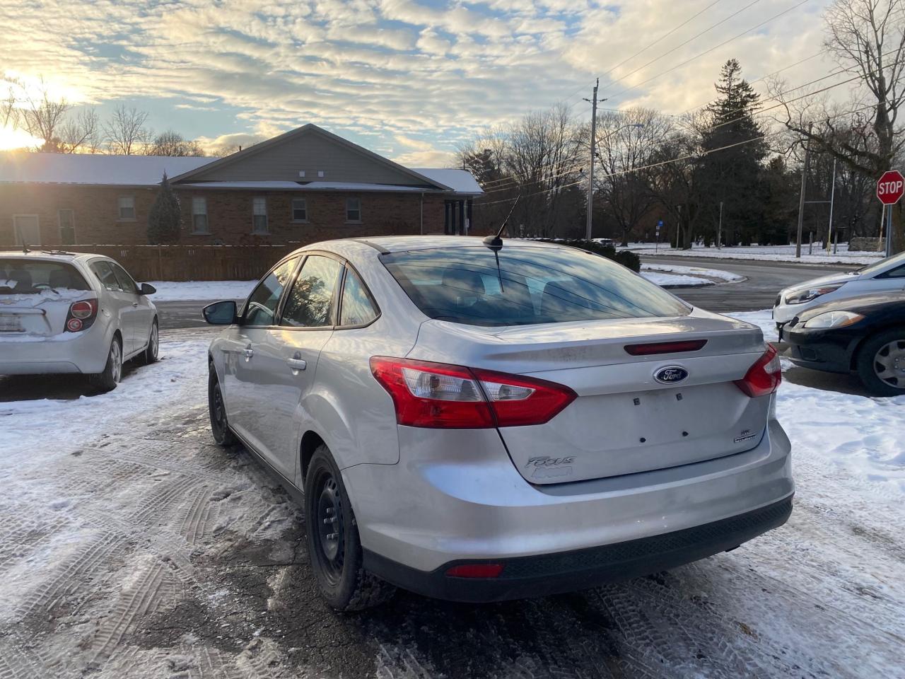 2014 Ford Focus 4DR SDN SE Photo4