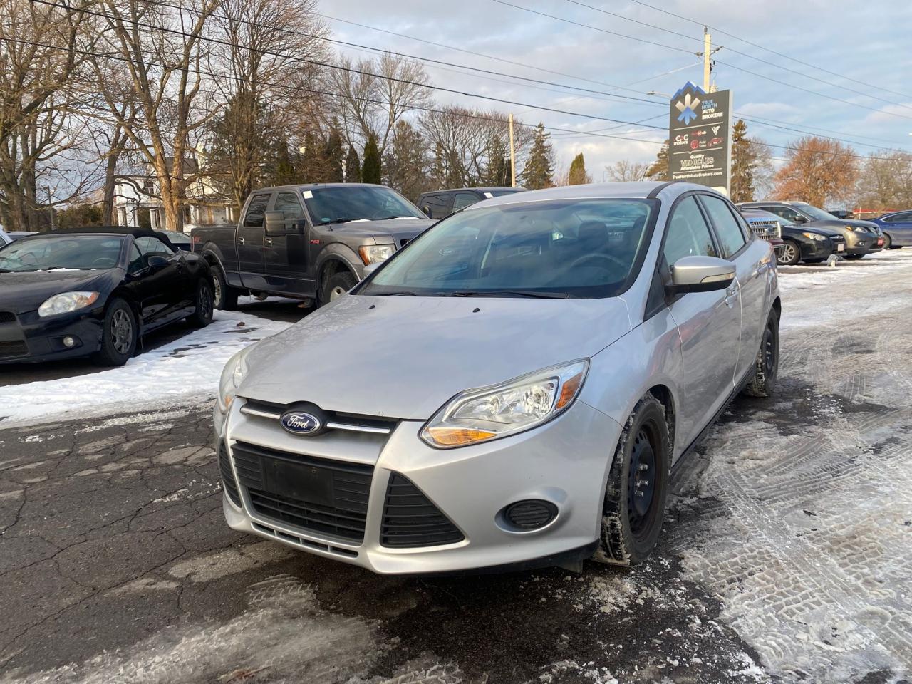 2014 Ford Focus 4DR SDN SE Photo2