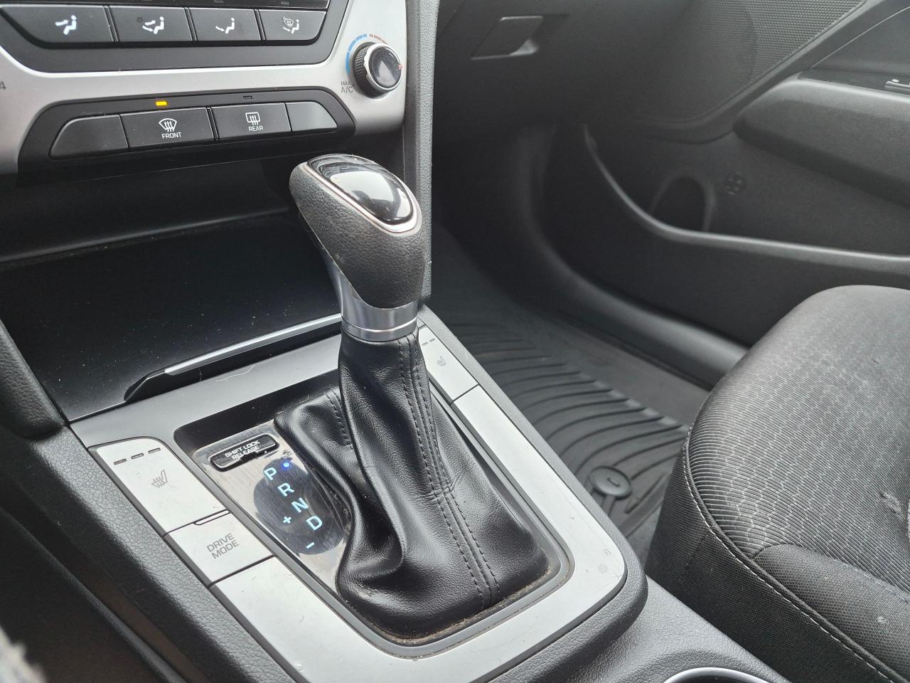 2017 Hyundai Elantra LE, Heated Seats, Bluetooth - Photo #16