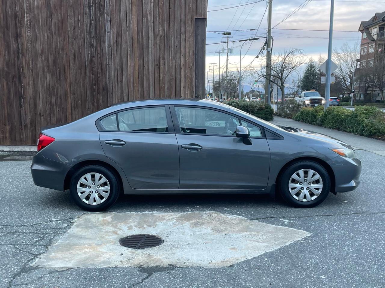 2012 Honda Civic FINANCING AVAILABLE Photo4