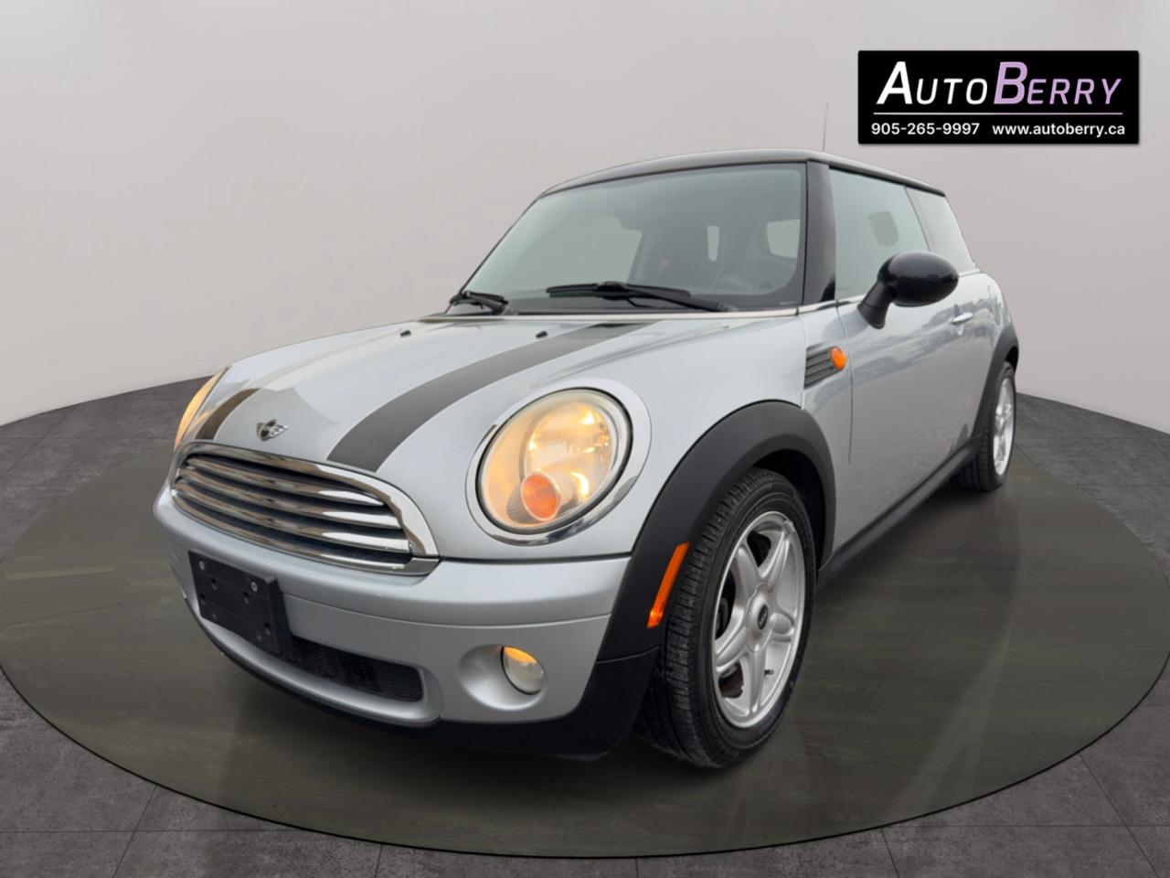 2010 MINI Cooper Hardtop 2dr Cpe Photo3