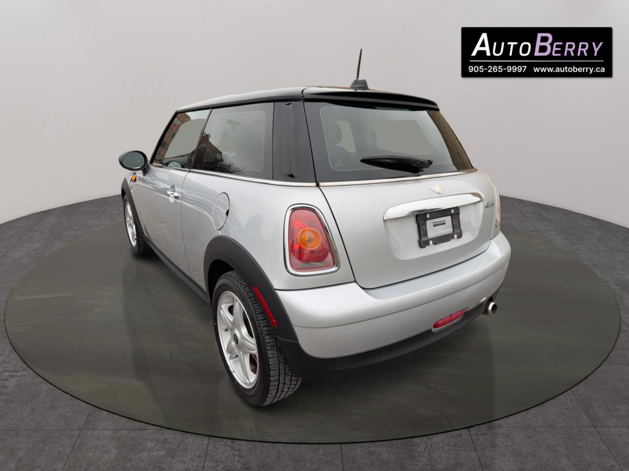 2010 MINI Cooper Hardtop 2dr Cpe Photo