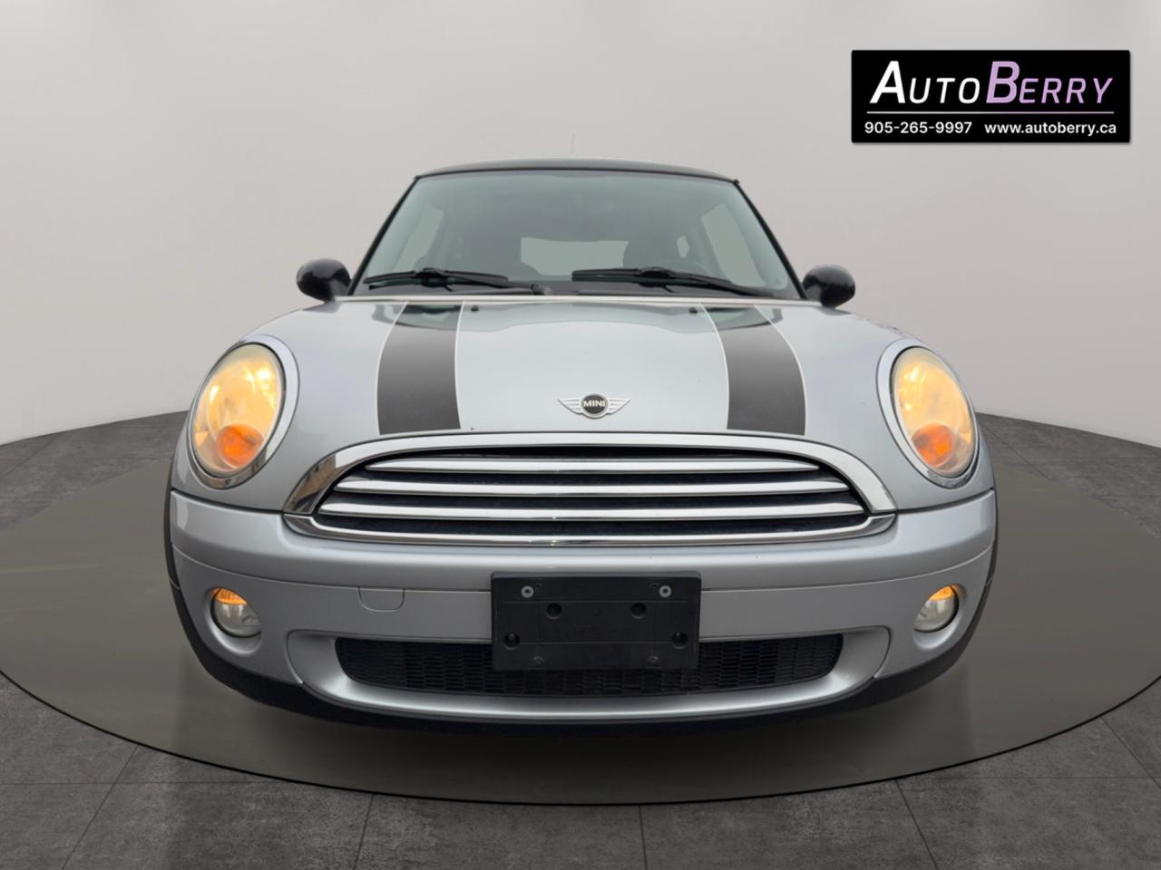 2010 MINI Cooper Hardtop 2dr Cpe Photo2