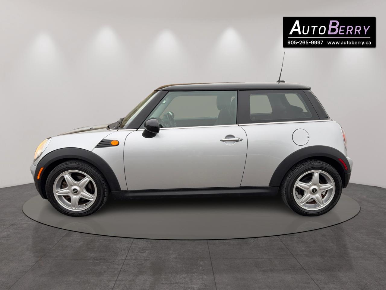 2010 MINI Cooper Hardtop 2dr Cpe Photo