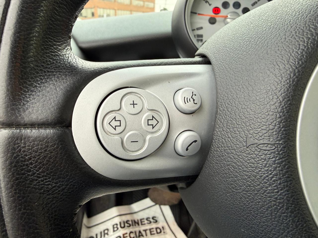 2010 MINI Cooper Hardtop 2dr Cpe Photo