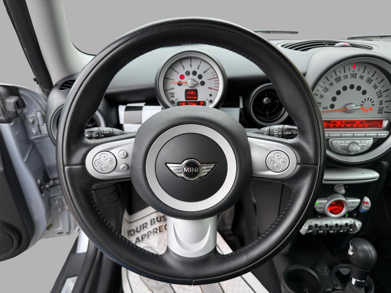 2010 MINI Cooper Hardtop 2dr Cpe Photo