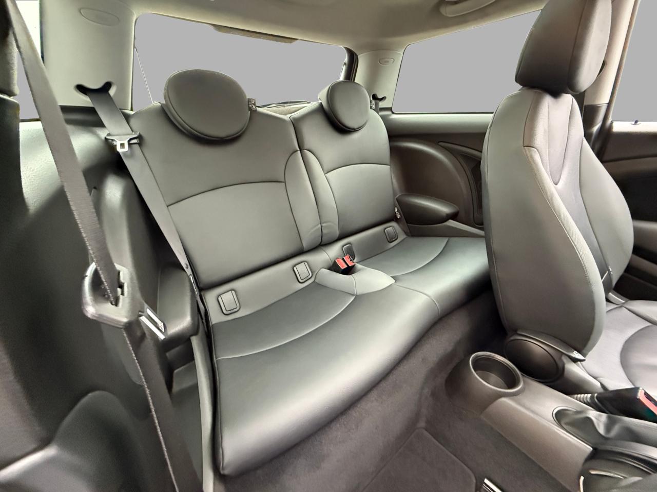 2010 MINI Cooper Hardtop 2dr Cpe Photo