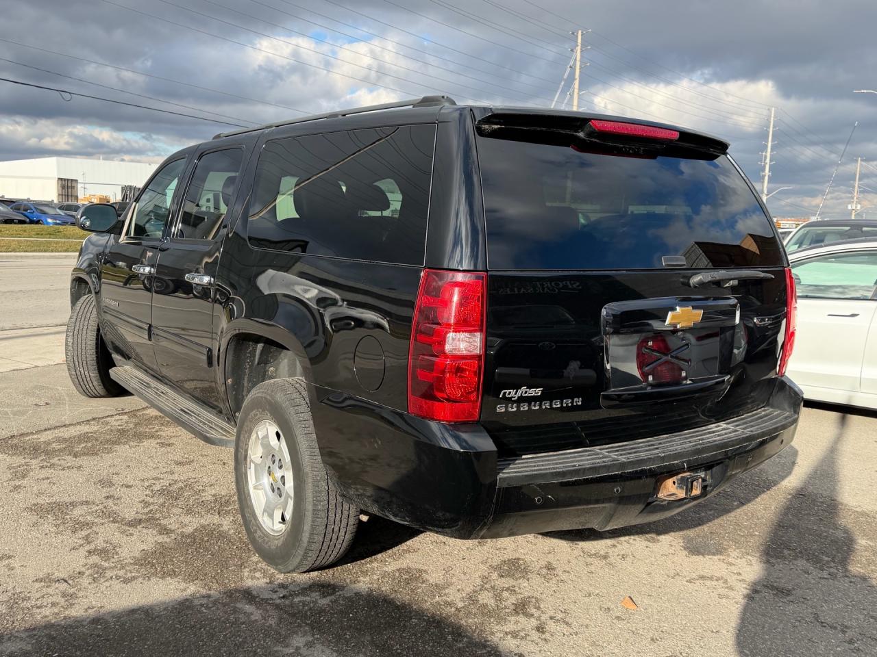 2014 Chevrolet Suburban 4WD 4dr LS - Photo #7