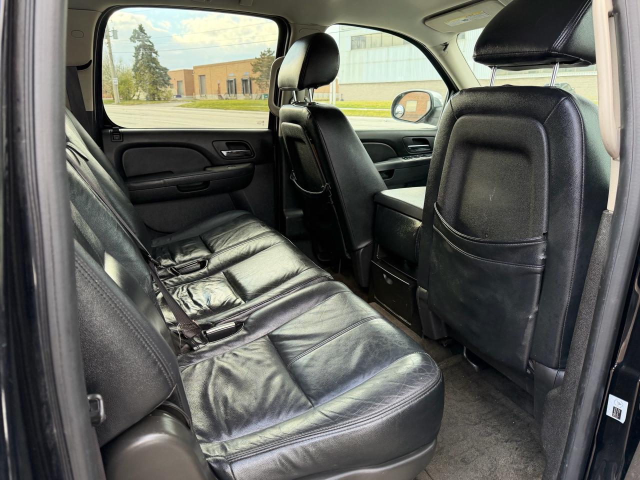 2014 Chevrolet Suburban 4WD 4dr LS - Photo #11