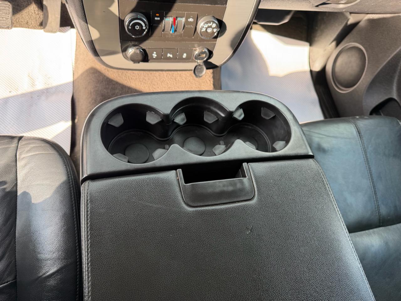 2014 Chevrolet Suburban 4WD 4dr LS - Photo #18