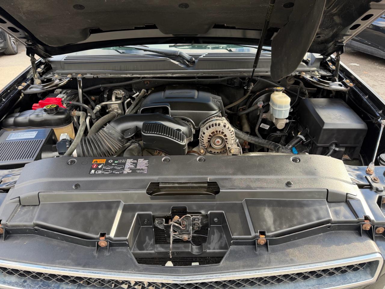 2014 Chevrolet Suburban 4WD 4dr LS - Photo #21