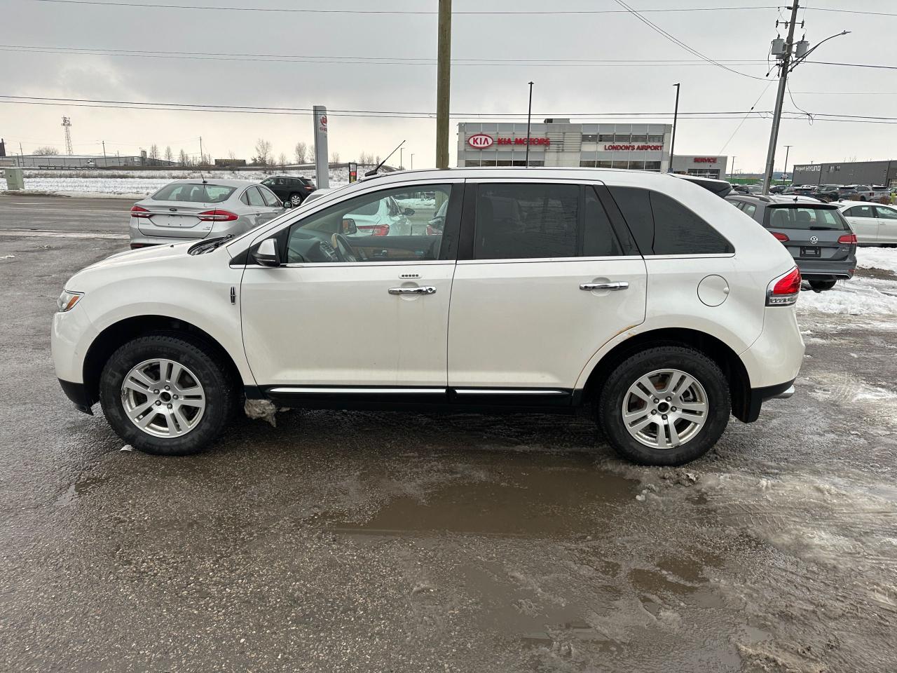 2013 Lincoln MKX  - Photo #2