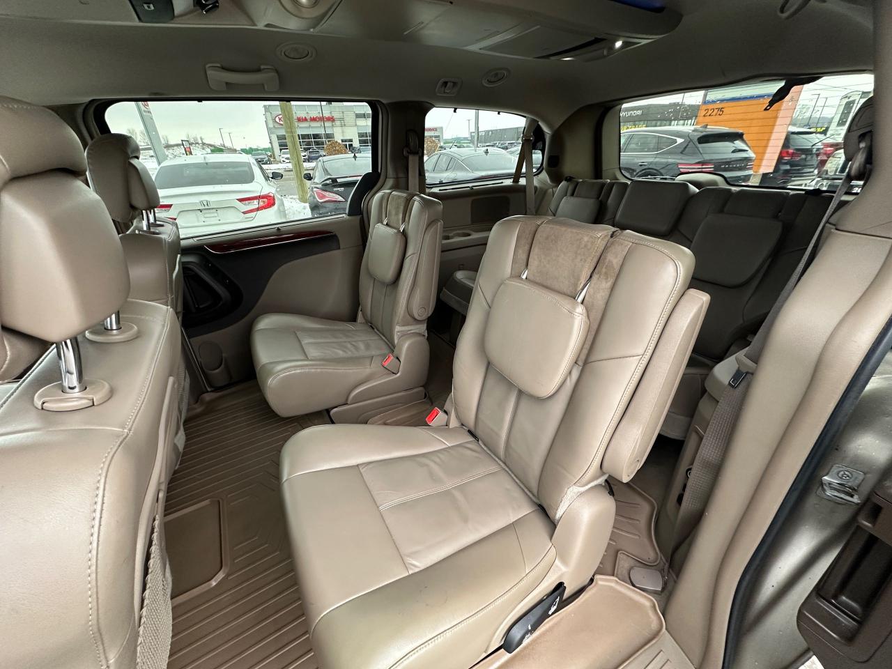 2014 Chrysler Town & Country LIMITED, ONLY 61KMS, LEATHER, NAVI, DVD, CERTIFIED - Photo #11