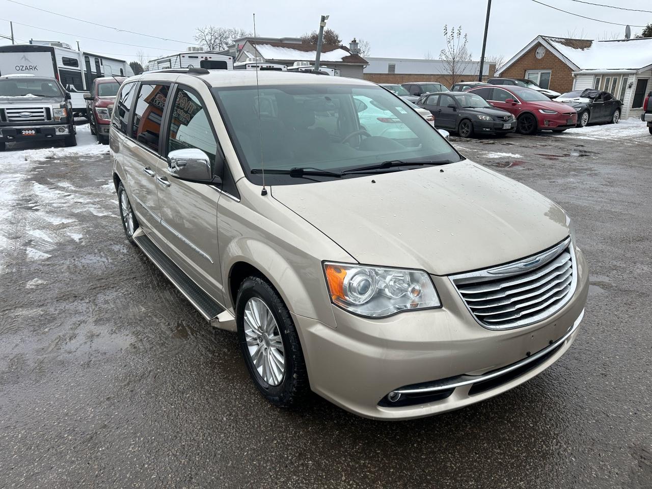 2014 Chrysler Town & Country LIMITED, ONLY 61KMS, LEATHER, NAVI, DVD, CERTIFIED - Photo #7