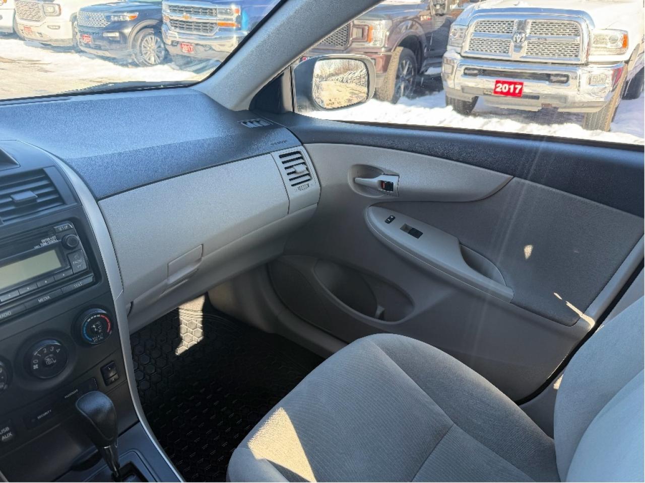 2013 Toyota Corolla LE, Super Low Mileage Only 49K, Drives Great !! Photo